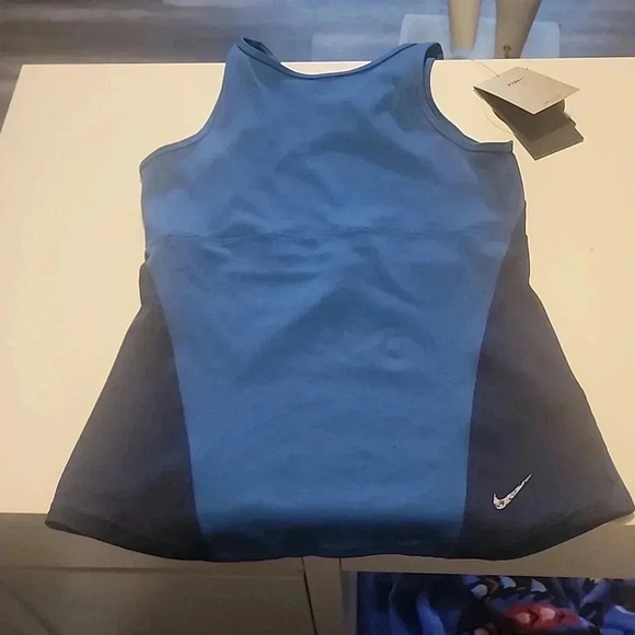NIKE TRAINING TOP SLIM FIT SIZE S - Picture 1 of 5